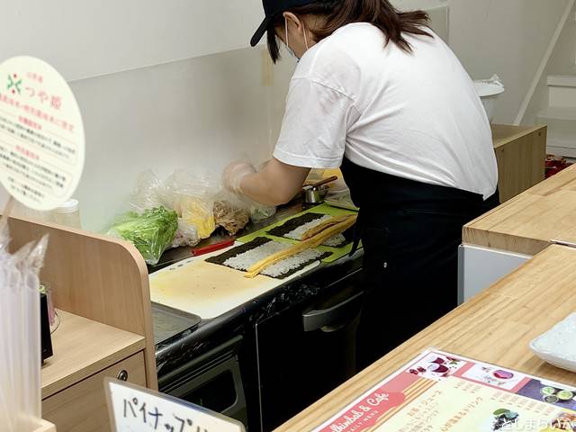 椎名町ソウルキンパカフェ キンパを作るキッチン